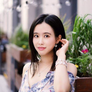 Meet your Posher, Ava